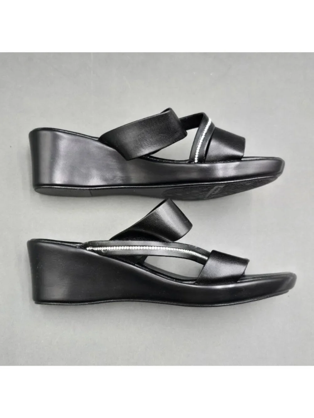 Italian Shoemakers Remus Black Slide Sandals Size 7 M Crystal Trim Wedge Heel - Picture 5 of 8